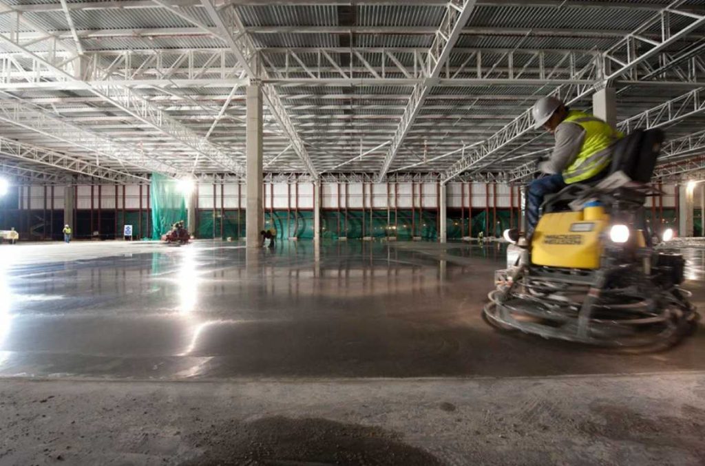 Acabado de piso industrial en nave